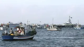Embarcaciones españolas participantes en la protesta por los bloques de hormigón