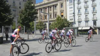 Los ciclistas pasean por Zaragoza