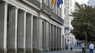 El funcionario arrestado por la Guardia Civil trabaja en la sección de Extranjería de la Delegación del Gobierno en Aragón.