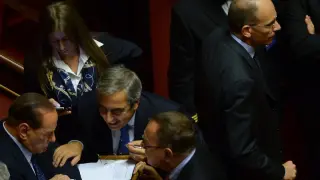 Berlusconi, a la espalda de Letta