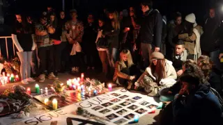 Familiares y amigos de las cinco jóvenes fallecidas en el Madrid Arena