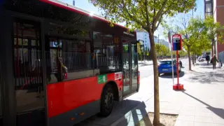 Autobús en la calle Sombrero de Copa