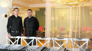 Alin Huza y Jorge García, en la sala del restaurante zaragozano Marengo