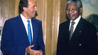 El rey Juan Carlos I con Mandela