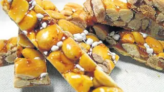 El guirlache es uno de los dulces típicos de la repostería zaragozana.