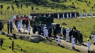 Familiares y amigos despiden a Mandela en un funeral que pone fin a un "viaje extraordinario"