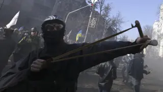 Un manifestante en las calles de Kiev