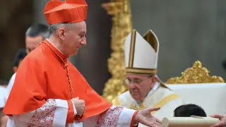 El Vaticano decide congelar sueldos de sus trabajadores