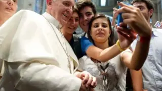 Momento del "selfie" del Papa Francisco