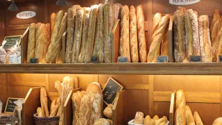 Panes en la tienda de Panificadora Vianca, en el paseo de Teruel