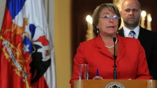 La presidenta de Chile, Michelle Bachelet, ha decretado el estado de catástrofe cinco horas después del terremoto.
