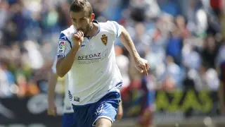 Luis García celebra el gol del Real Zaragoza