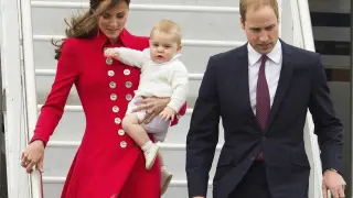 Los duques de Cambridge y su bebé