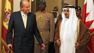 El rey Juan Carlos, en su viaje a Baréin