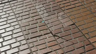 Estado del pavimento en la calle de San Miguel en Zaragoza