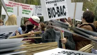 Concentración de afectados por la retirada de Bio-Bac ante el Ministerio de Sanidad, en 2003