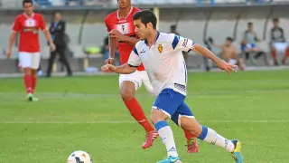 Víctor Rodríguez, durante el partido de ayer contra el Murcia.