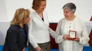 Rudi y la consejera Serrat entregan la Medalla de la Educación