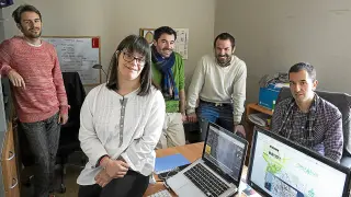 Anna Vives con el equipo de la Fundación Itinerarium. Desde la izquierda, José Carlos Andreu, Pau Vives, su hermano, y Job Tomás.