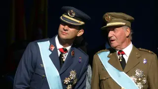 Don Juan Carlos y Don Felipe, en un acto militar