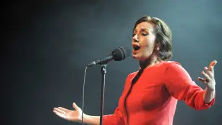 Luz Casal durante un concierto en Rabat