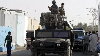Los soldados estadounidenses entran con el apoyo del Gobierno iraquí