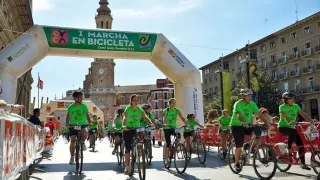 Marcha en bicicleta y patines de Carné Joven Europeo