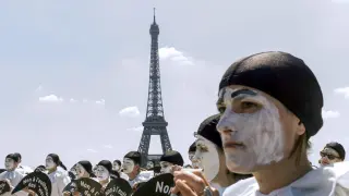 Manifestación en contra de la eutanasia en las calles de París