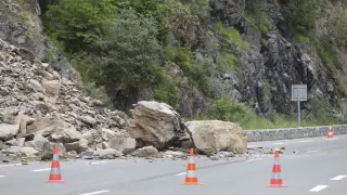 Desprendimiento de rocas en la parte francesa