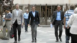José Guerra, Javier Laheras y Luis Gamón, el pasado viernes en su visita a Hacienda en Zaragoza.