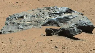 Meteorito de hierro encontrado por el Curiosity en Marte