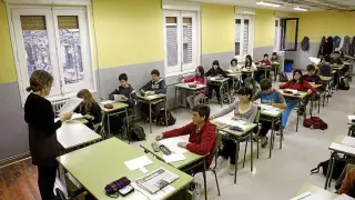 Foto de archivo de una clase en un instituto de Zaragoza