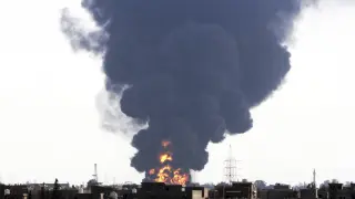 Un misil provocó un incendio en el aeropuerto de Trípoli
