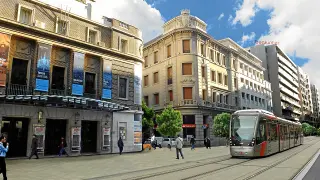 Recreación del paso del tranvía por el Coso Bajo, frente al Teatro Principal.