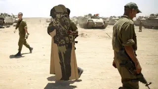 Soldados israelíes en el segundo día de tregua en Gaza
