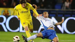 Diogo y Cani, en un duelo entre el Villarreal y el Real Zaragoza