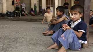 Miles de familias yazidíes huyen de los yihadistas
