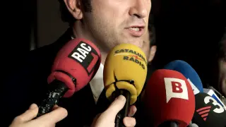 Ferran Soriano atendiendo a los medios.