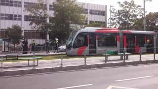 El tranvía de Zaragoza ha atropellado a una persona en la parada de Romareda