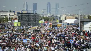 Miles de personas se reunen en Madrid para la beatificación