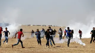 Los policías turcos usan gas lacrimógeno para dispersar a los manifestantes kurdos