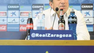 Víctor Muñoz, en la rueda de prensa que ofreció ayer en la Romareda.