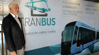 El PP zaragozano presenta el 'tranbus' para "unir lo mejor del bus y lo mejor del tranvía"