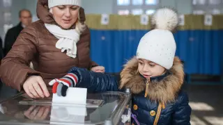 Los separatistas prorrusos refuerzan su poder con el reconocimiento electoral ruso