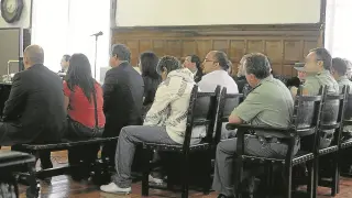 Ocho vallisoletanos, miembros de un clan de mercheros, fueron juzgados en 2009 en la Audiencia de Zaragoza por matar a Alberto Díaz, 'El Manitas', cuyo cadáver fue hallado en 2006 en una acequia de Garrapinillos.
