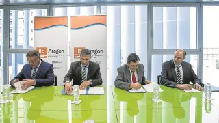 Ayer, en la fundación del Patronato: Rosel (IACS), Oliván (DGA), López (UZ) y Sanz (Salud).