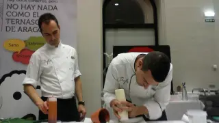 Rubén Pertusa y Diego Barbero, durante el taller de cocina en el Restaurante Paraninfo Trufé