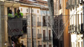 Colocación de las luces de Navidad en Huesca
