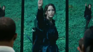 Jennifer Lawrence y su saludo a la rebelión.