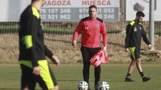 Tevenet dirige un entrenamiento del Huesca